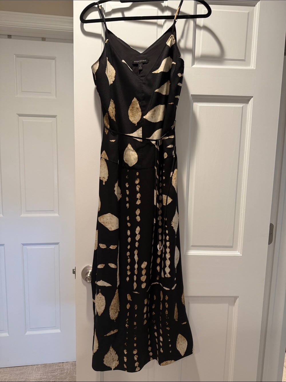Black and tan  Leaf-Print Slip Maxi Dress
